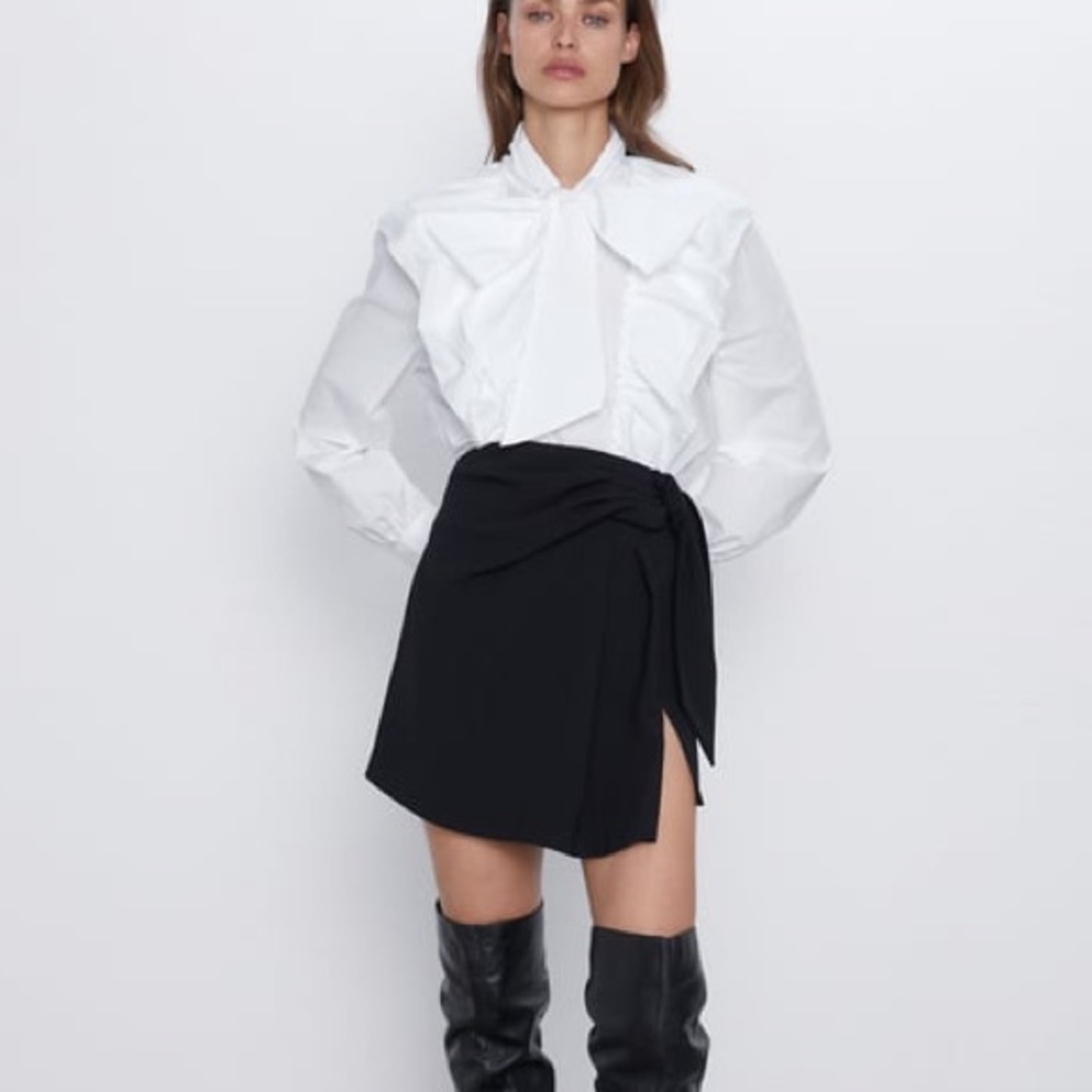 Zara black high waisted mini skirt / skort with slit and nick tie detail
